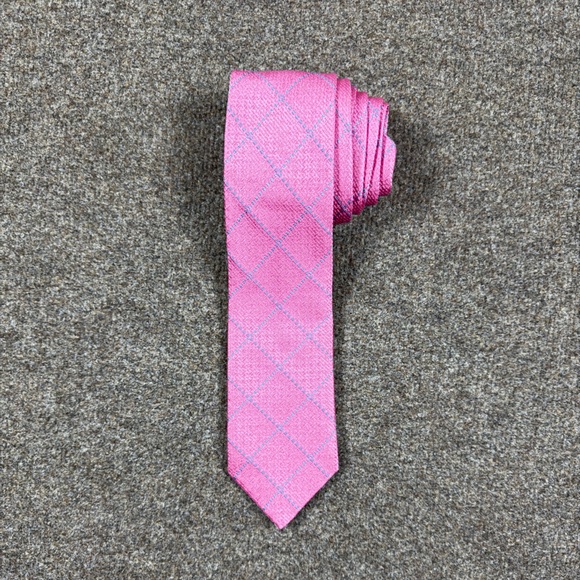 Thomas Pink Other - Thomas Pink 100% Silk Neck Tie Pink Blue Diamond Pattern Preppy Office Formal